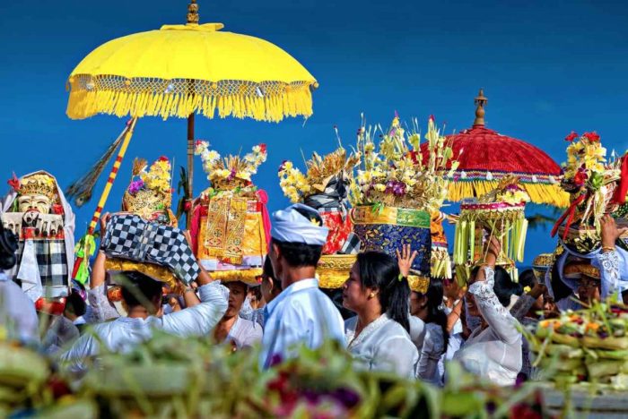 budaya galungan kuningan melasti kebudayaan umat wisata masyarakat fakta perubahan mendorong kamu daftar tahun yoexplore unik fungsi wajib tahu lho Panduan wisata budaya lokal
