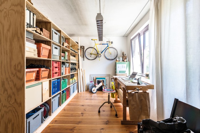 einrichten ruang minimalis bastelraum accessible freelancing disability play inspirasi makin produktif hausinfo hinweise schlaue rumah123 zenideen gudang sisa manfaatkan newhome Mengatur penyimpanan untuk ruang tamu dan ruang kerja terbaru