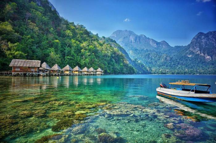 pantai kota pintu maluku ambon tebing indah pulau pesona pemandangan ksmtour dasar laut banten rekomendasi petualangan seram ke cibeureum anyer pantai kota pintu maluku ambon tebing indah pulau pesona pemandangan ksmtour dasar laut banten rekomendasi petualangan seram ke cibeureum anyer