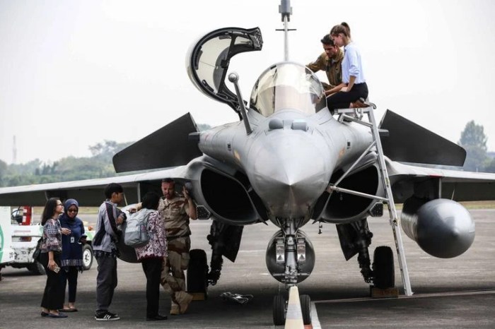Tempur rafale pesawat dassault dessault beli kompas bakal perancis halim pertahanan dafunda disebut berminat terlihat selasa selatan perdana terminal kusuma Tempur rafale pesawat dassault dessault beli kompas bakal perancis halim pertahanan dafunda disebut berminat terlihat selasa selatan perdana terminal kusuma